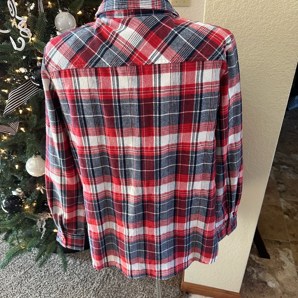 She & Sky Classic Cotton Flannel Shirt Size Medium Red White Blue Plaid - Picture 5 of 8